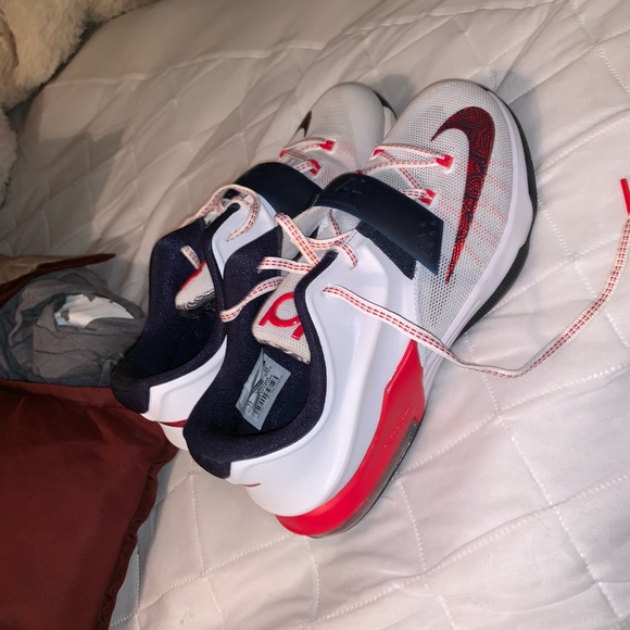 Kevin Durant - Picture 2 of 4